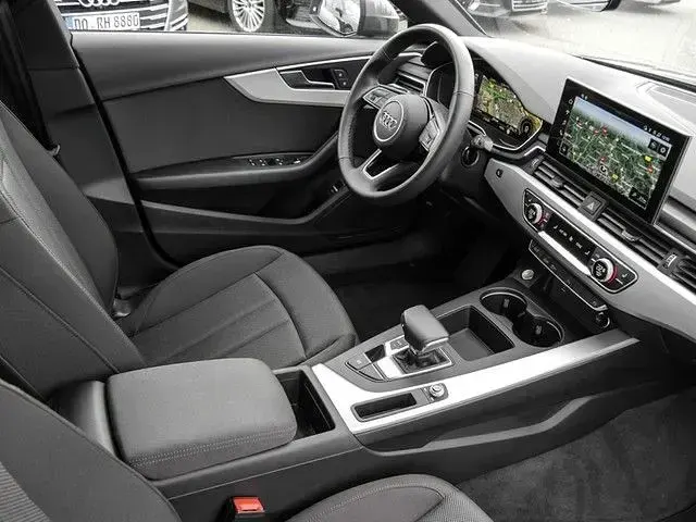 Gebraucht Audi A4 Advanced 204 PS (150 kW) 2022 Grau Limousine