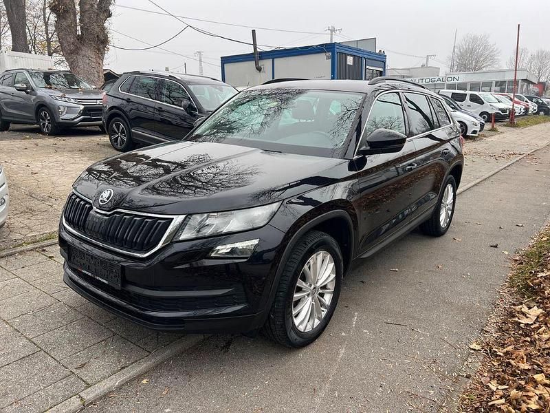 Cerna magic/black magic Gebraucht 2017 Skoda Kodiaq Ambition SUV | 21.000 € (Guter Preis) - Bild 1/4