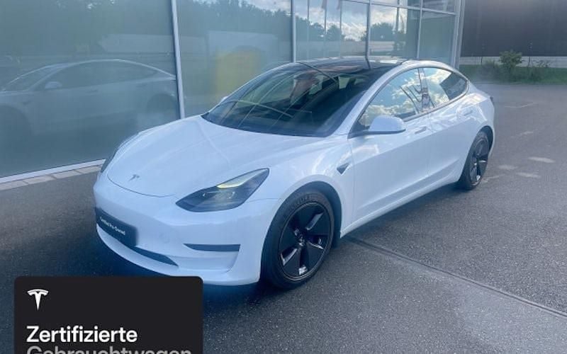 Weiß Gebraucht 2021 Tesla Model 3 RWD Limousine | 26.400 € (Fairer Preis) - Bild 1/4