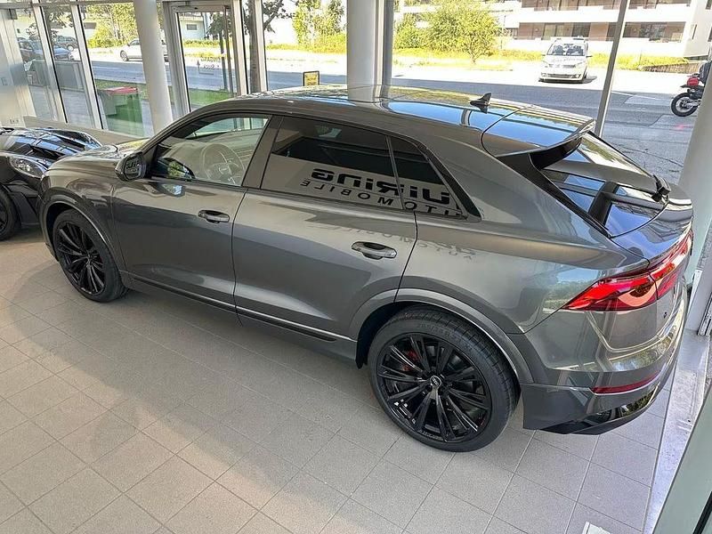 Neu Audi Q8 S-Line 286 PS (210 kW) 2026 Grün SUV