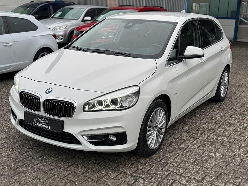 Weiß Gebraucht 2016 BMW 220 Luxury Line Kombi | 15.490 € (Fairer Preis) - Bild 1/4