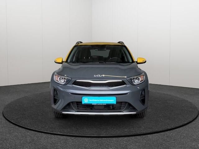 Gebraucht Kia Stonic Vision 101 PS (74 kW) 2022 Mpr) perennialgrau met./gelb (grau SUV