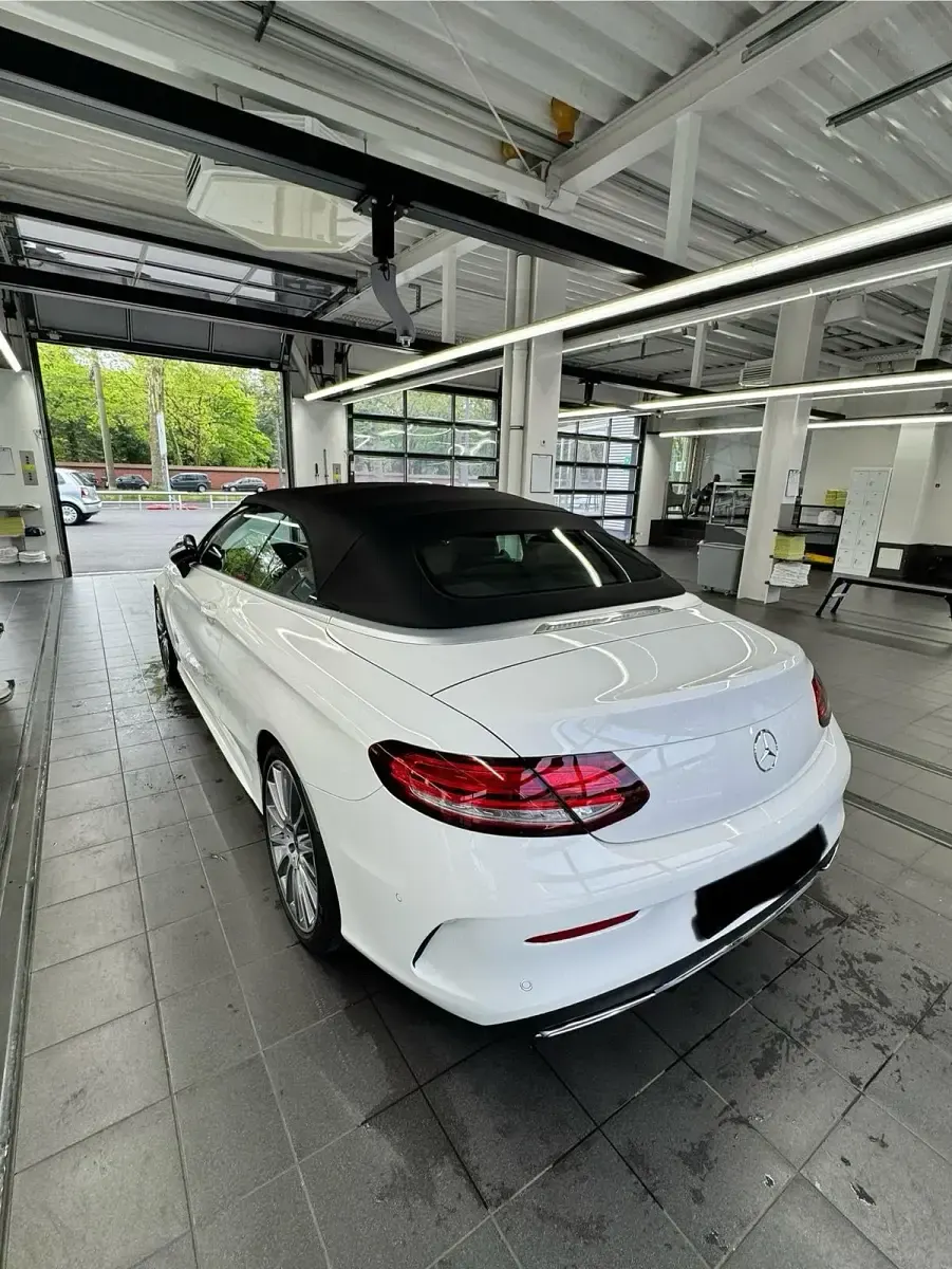 Gebraucht Mercedes C180 AMG line 156 PS (114 kW) 2021 Weiß Cabrio