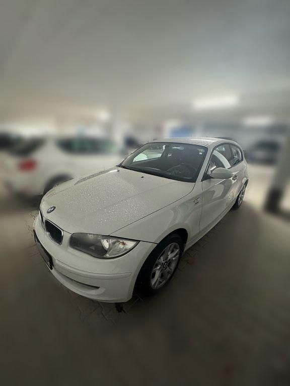 Gebraucht BMW 116 116 PS (85 kW) 2008 Weiß Kleinwagen