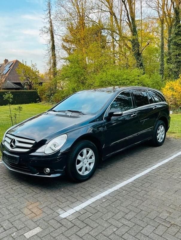 Gebraucht 2007 Mercedes R320 Van / Kleinbus | 7.950 € (Fairer Preis) - Bild 1/4