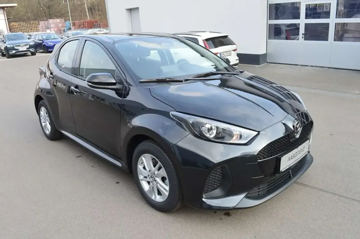 Neu Mazda 2 Center-Line 116 PS (85 kW) 2026 Opera black Kleinwagen