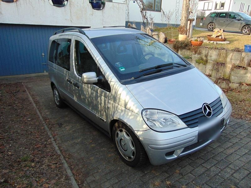 Gebraucht Mercedes Vaneo 90 PS (66 kW) 2004 Silber Van / Kleinbus