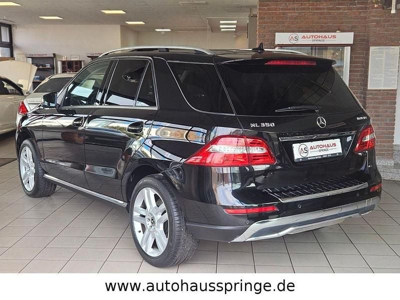 Gebraucht Mercedes ML350 258 PS (189 kW) 2012 Obsidianschwarz  metalliclack SUV