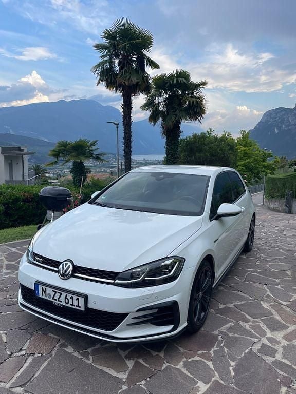 Gebraucht VW Golf VII GTD 184 PS (135 kW) 2019 Weiß Limousine