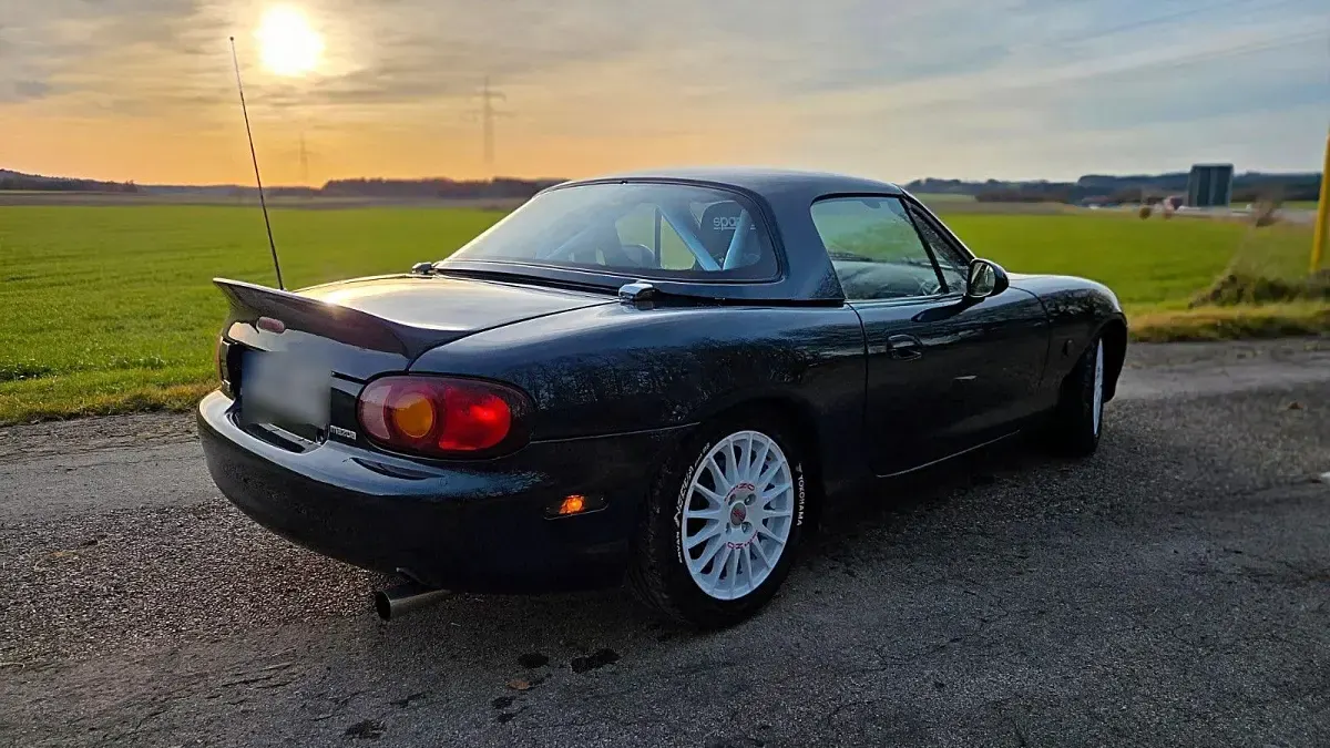 Usata Mazda MX5 110 CV (80 kW) 2000 Blu Cabrio