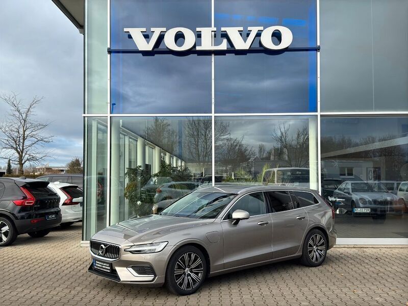 Pebble grey / metallic Gebraucht 2021 Volvo V60 Inscription Kombi | 34.900 € (Teuer) - Bild 1/4