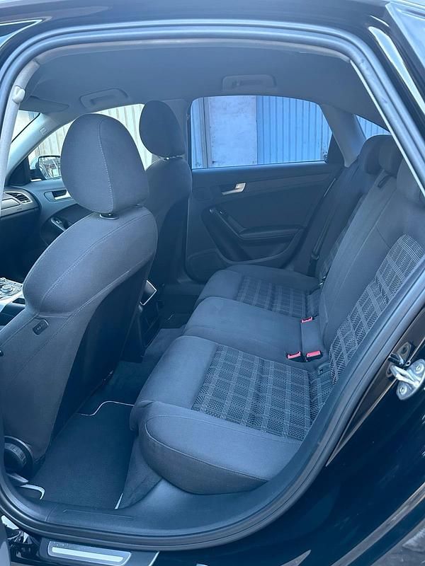 Gebraucht Audi A4 Premium 143 PS (105 kW) 2012 Schwarz Limousine