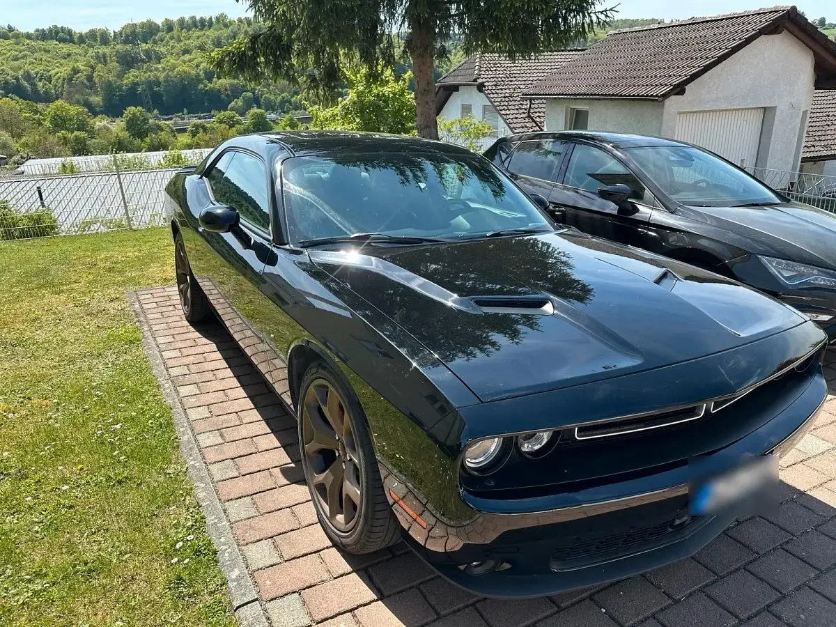 Używany Dodge Challenger 309 KM (227 kW) 2018 Czarny Coupe
