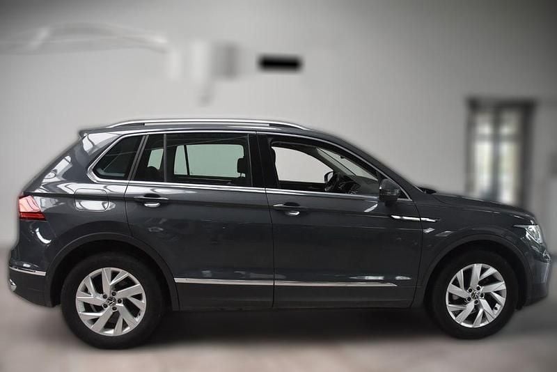 Grau metallic Gebraucht 2020 VW Tiguan SUV | 29.050 € (Fairer Preis) - Bild 1/4