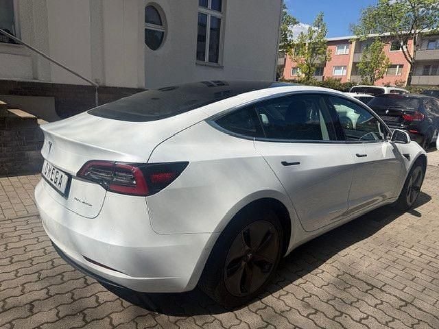 Second-hand Tesla Model 3 350 kW (476 CP) 2020 Alb Berlinǎ