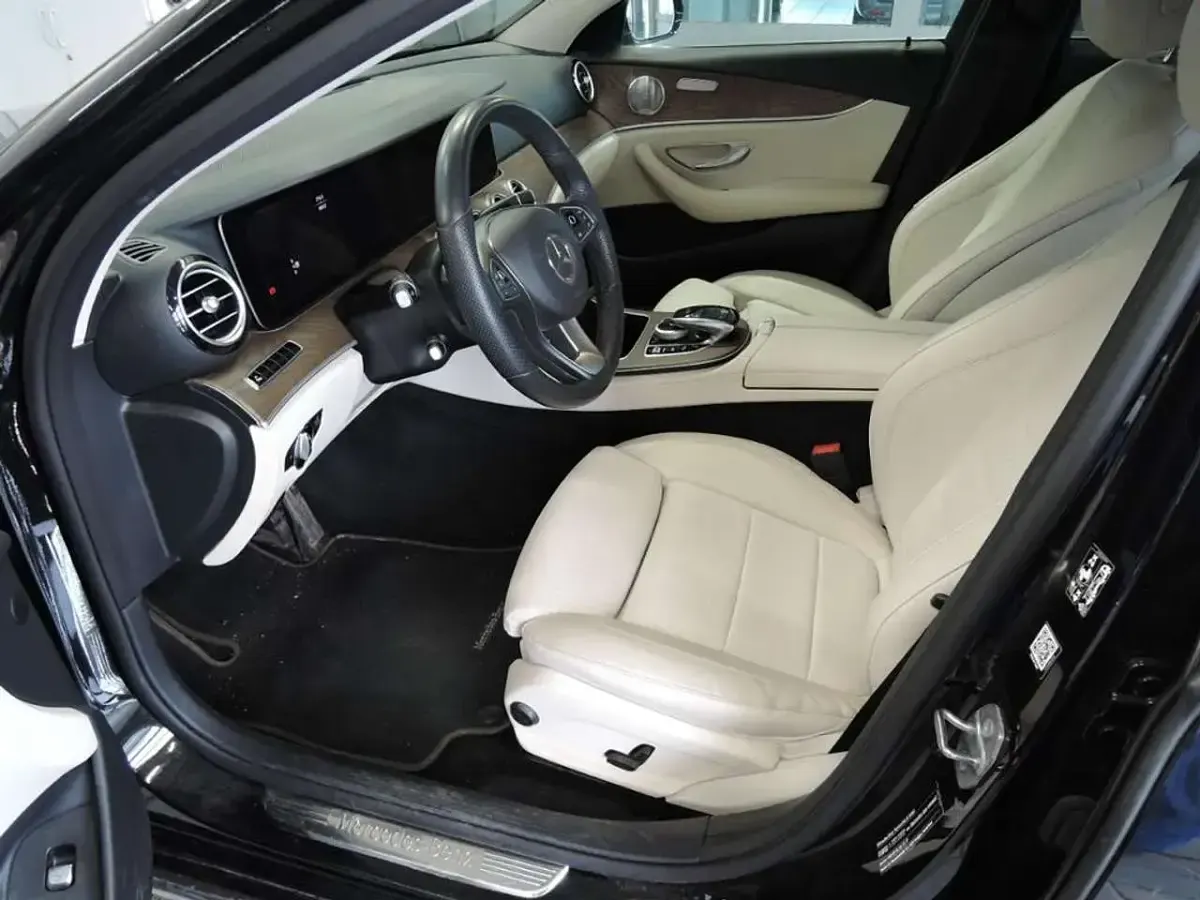 Usata Mercedes E350 Avantgarde 211 CV (155 kW) 2018 Nero Berlina