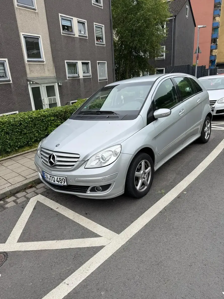 Gebraucht Mercedes B200 135 PS (99 kW) 2006 Silber Van / Kleinbus