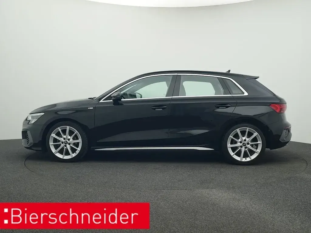 Second-hand Audi A3 S-Line 150 CP (110 kW) 2023 Negru Berlinǎ