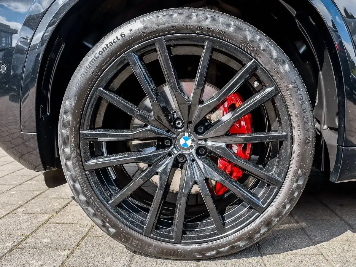 Gebraucht BMW X5 M Sport 360 PS (264 kW) 2025 Schwarz SUV