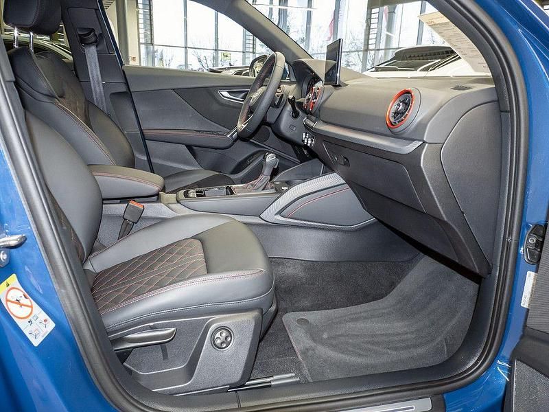 Gebraucht Audi Q2 S-Line 150 PS (110 kW) 2025 Blau / ascariblau SUV