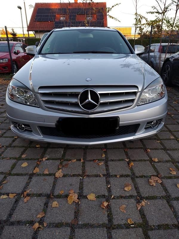 Grau Gebraucht 2007 Mercedes C280 Avantgarde Limousine | 10.500 € (Fairer Preis) - Bild 1/4