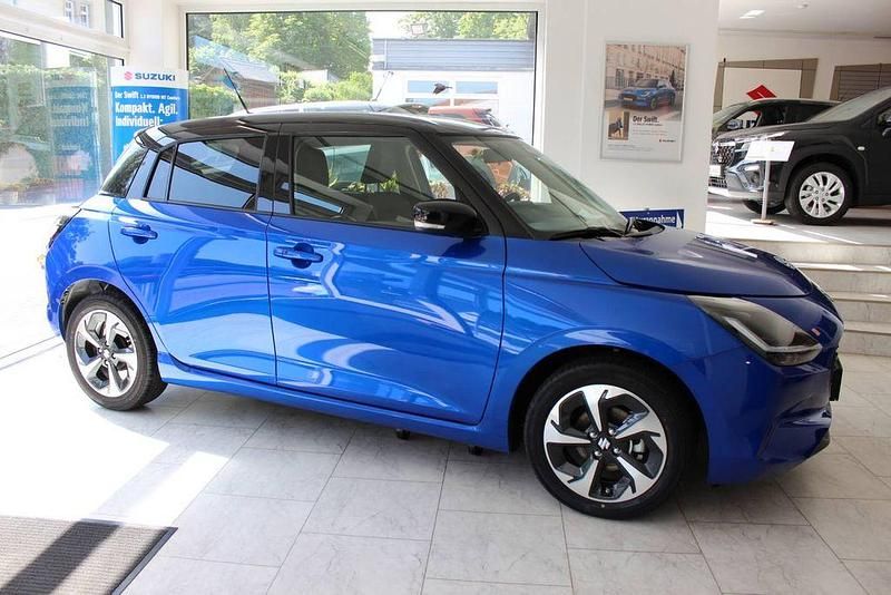 Schwarz Neu 2025 Suzuki Swift Comfort+ Limousine | 18.990 € - Bild 1/2
