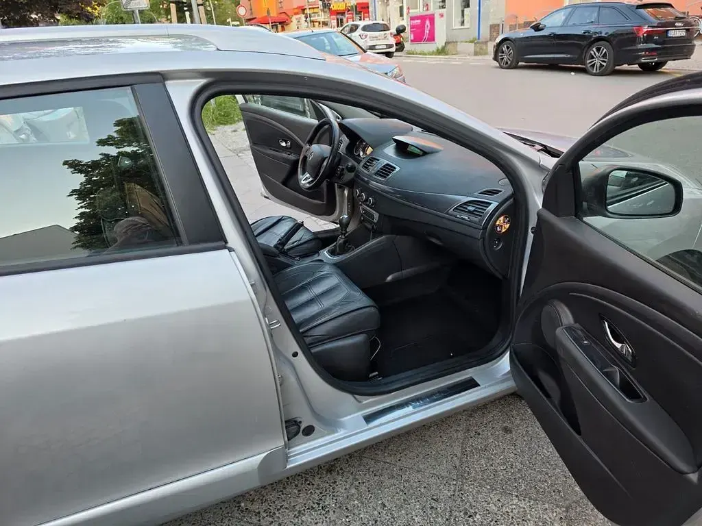 Gebraucht Renault Mégane LIMITED 116 PS (85 kW) 2015 Grau Limousine