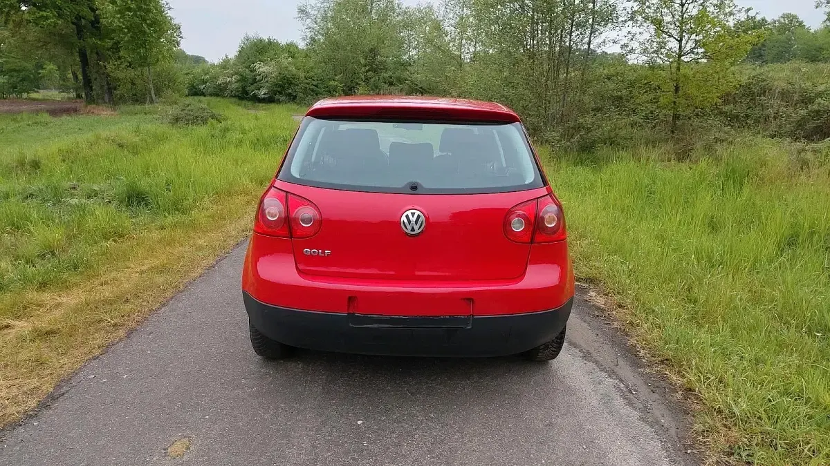 Gebraucht VW Golf IV Trendline 2005 Rot Limousine