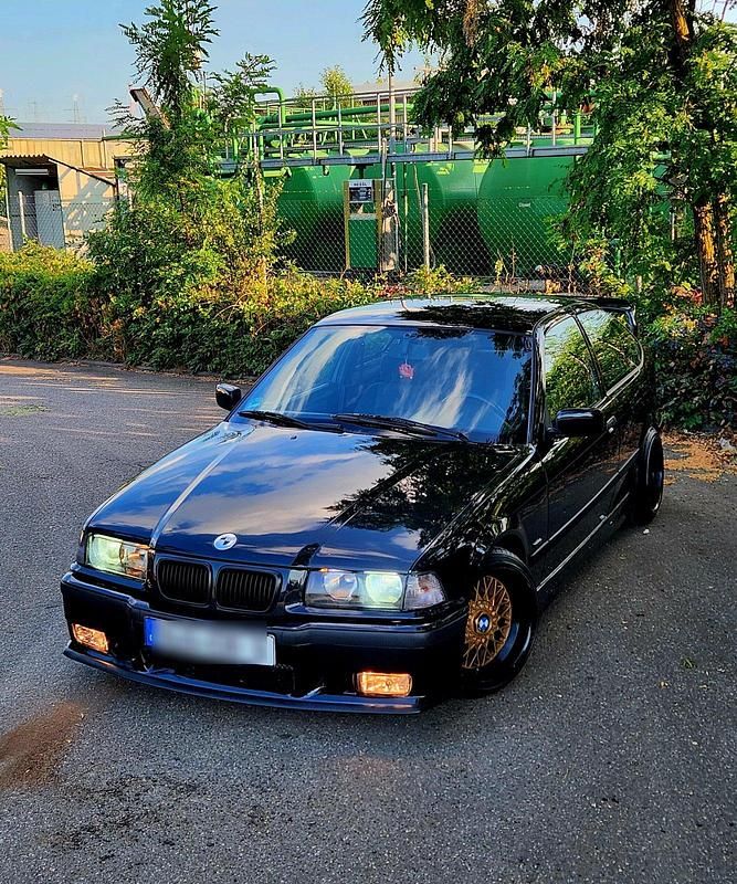 Schwarz Gebraucht 1999 BMW 316 Compact M Sport Kleinwagen | 3.999 € (Etwas zu teuer) - Bild 1/4