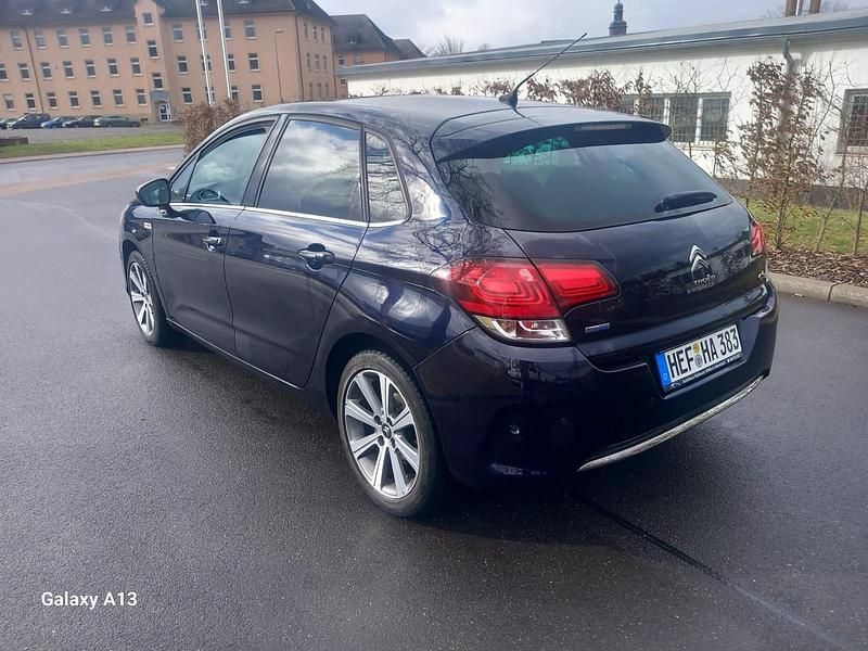 Gebraucht Citroën C4 Shine 119 PS (87 kW) 2016 Blau Limousine