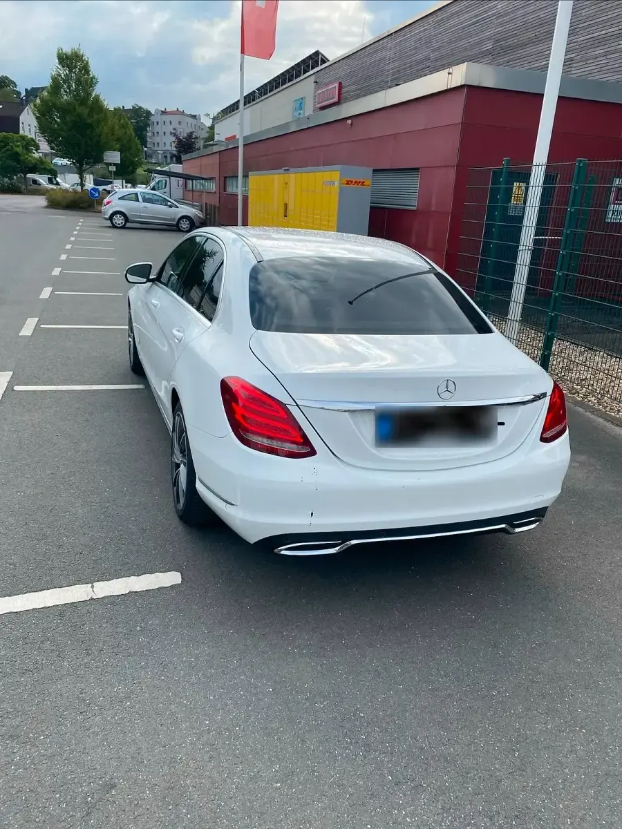 Gebraucht Mercedes C180 2015 Weiß Limousine