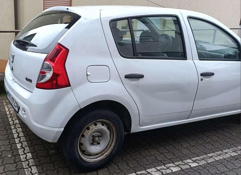 Gebraucht Dacia Sandero 75 PS (55 kW) 2009 Weiß Limousine