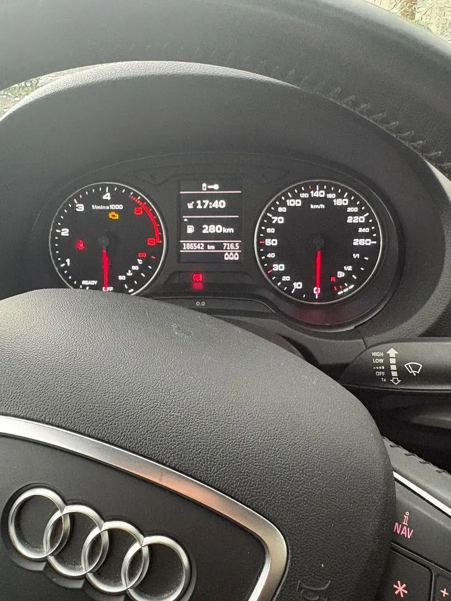 Gebraucht Audi A3 Attraction 110 PS (80 kW) 2016 Schwarz Limousine