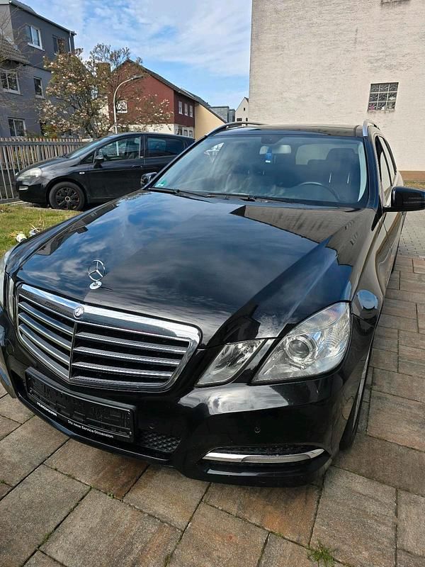 Gebraucht Mercedes E300 Avantgarde 231 PS (169 kW) 2012 Schwarz Kombi