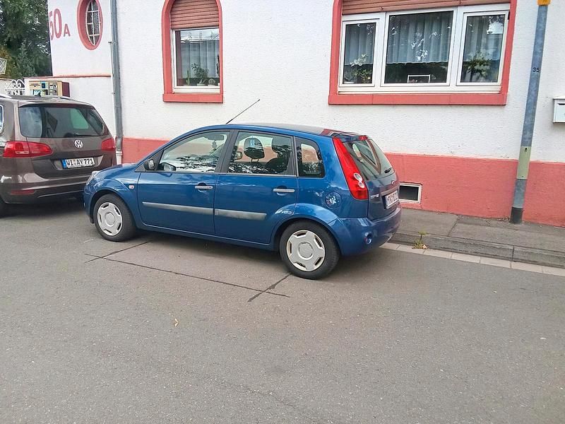 Blau Gebraucht 2007 Ford Fiesta Kleinwagen | 450 € (Superpreis) - Bild 1/4