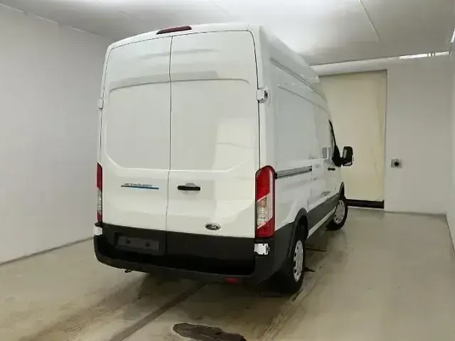 Gebraucht Ford Transit Trend 135 kW (184 PS) 2025 Frostweiß Limousine