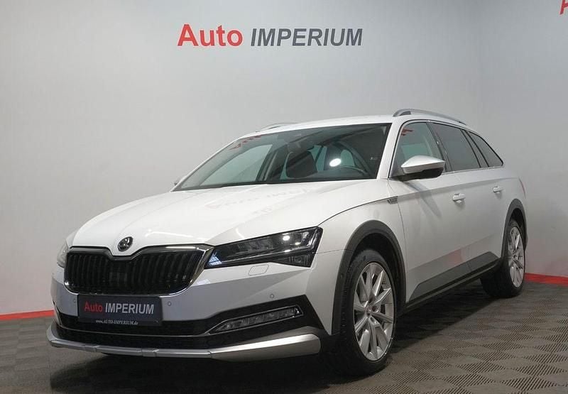 Weiß Gebraucht 2022 Skoda Superb Scout 4x4 Kombi | 30.590 € (Fairer Preis) - Bild 1/4