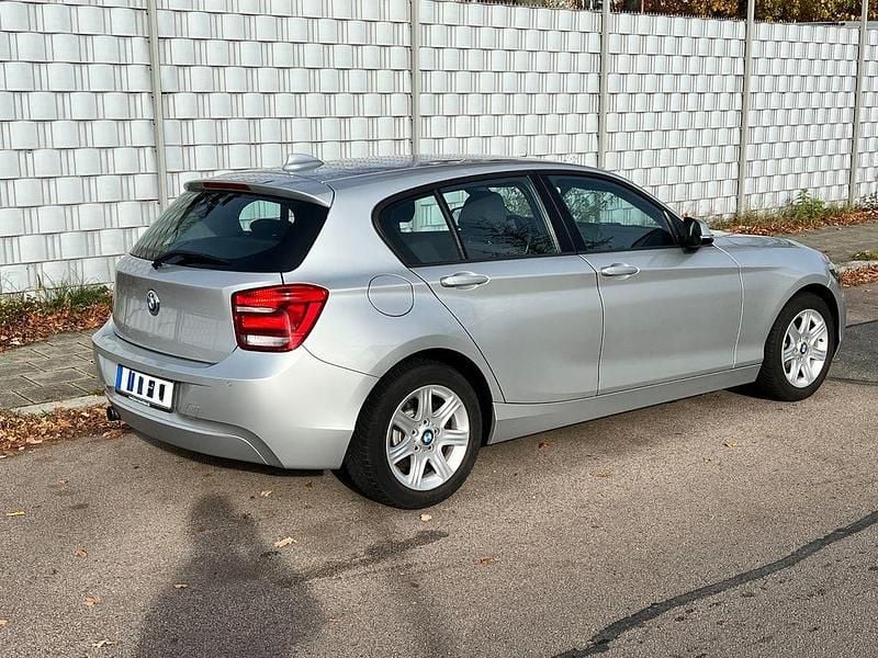 Gebraucht BMW 116 136 PS (100 kW) 2012 Silber Kleinwagen