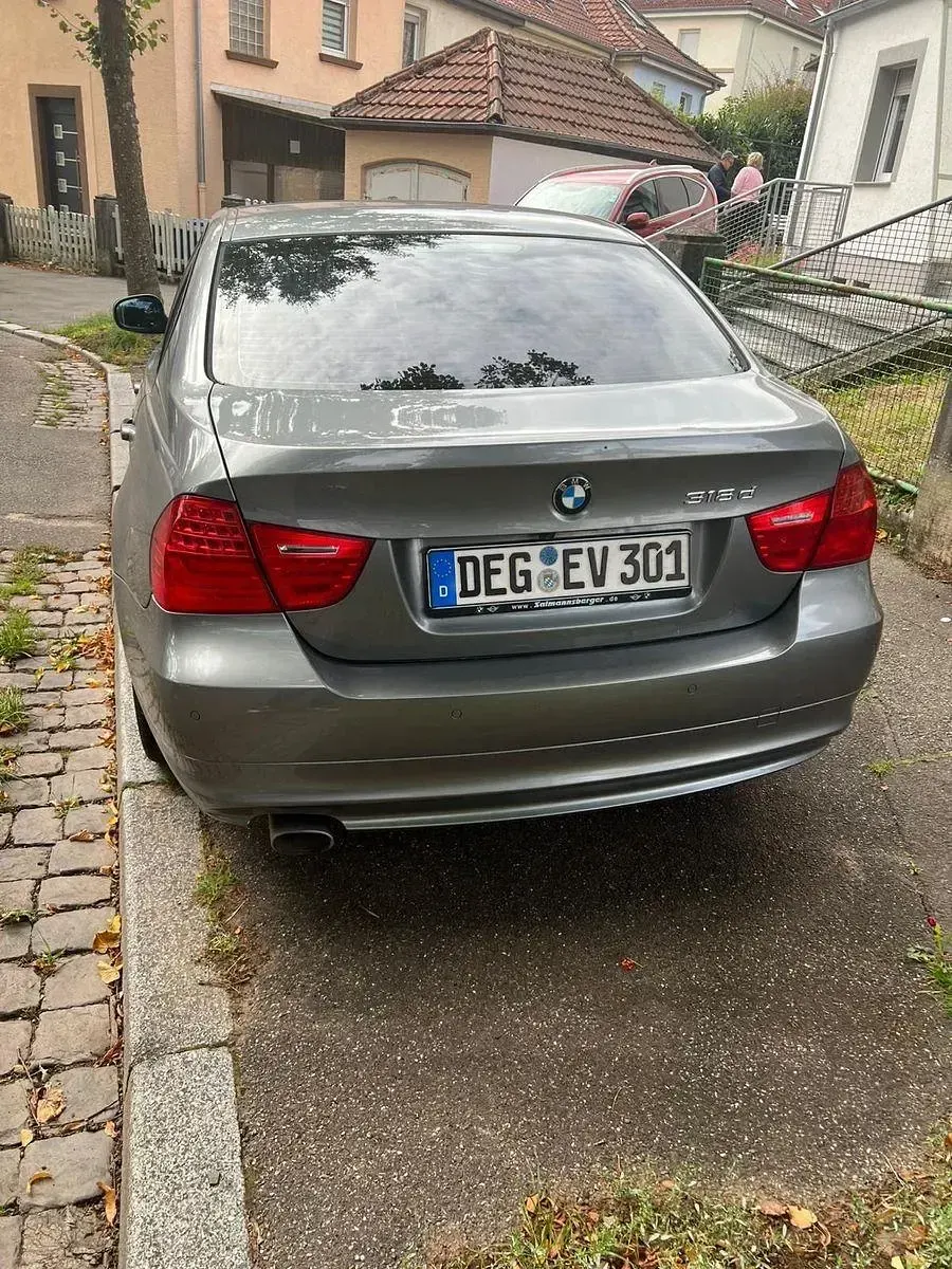 Gebraucht BMW 318 143 PS (105 kW) 2008 Grau Limousine