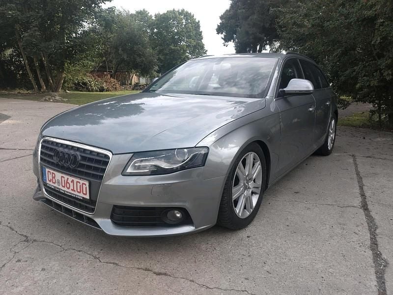 Grau Gebraucht 2009 Audi A4 Ambiente Kombi | 6.990 € (Fairer Preis) - Bild 1/4