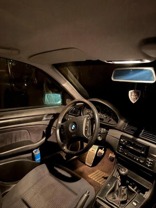 Gebraucht BMW 318 143 PS (105 kW) 2001 Schwarz Limousine