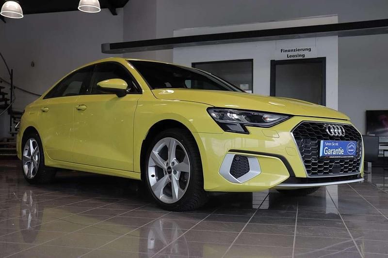 Używany Audi A3 Advanced 110 KM (80 kW) 2021 Żółty Sedan/Limuzyna