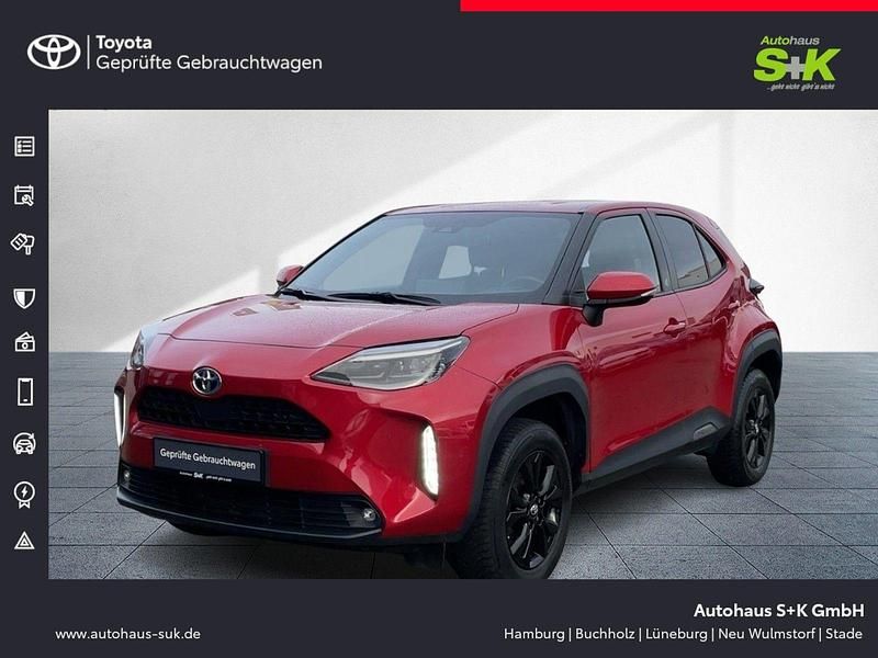 Rot Gebraucht 2022 Toyota Yaris Cross Team SUV | 22.880 € - Bild 1/4