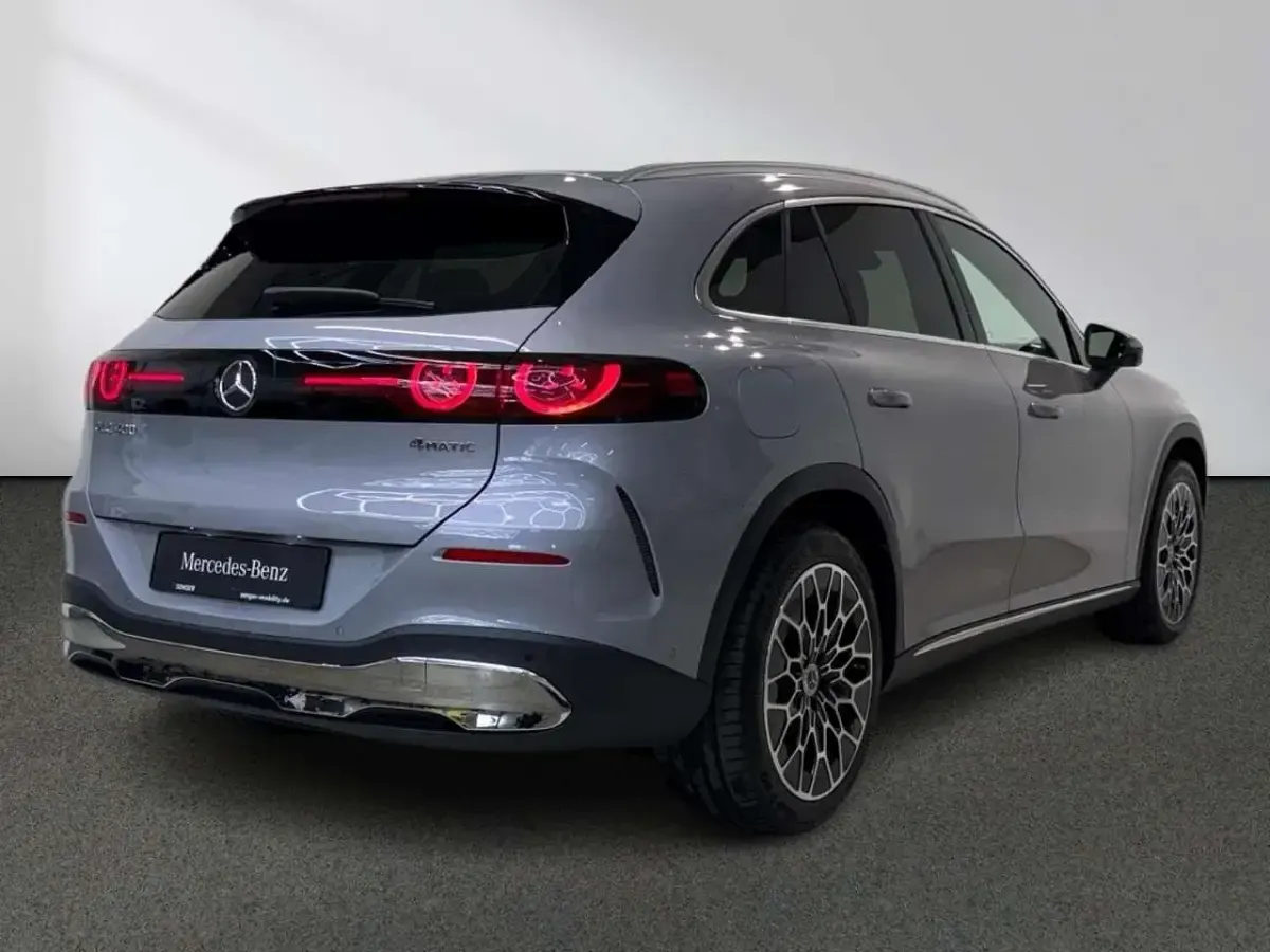 Gebraucht Mercedes GLC400d Avantgarde 359 kW (489 PS) 2026 Schwarz SUV