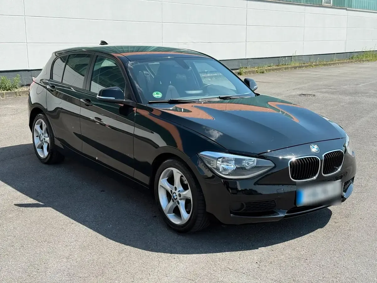 Gebraucht BMW 114 102 PS (75 kW) 2013 Schwarz Kleinwagen