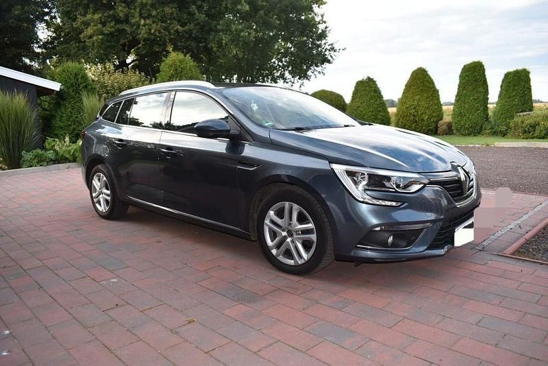 Grau Gebraucht 2020 Renault Mégane IV Intens Limousine | 13.900 € (Guter Preis) - Bild 1/4