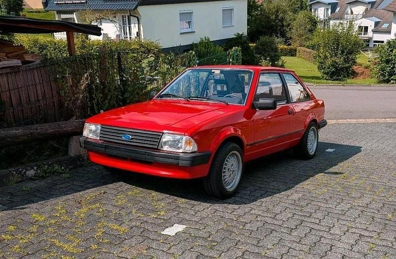 Rot Gebraucht 1981 Ford Escort Coupé | 5.800 € - Bild 1/4