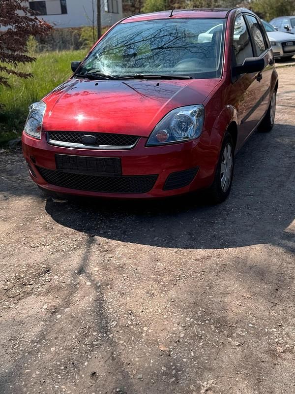 Gebraucht Ford Fiesta 80 PS (58 kW) 2007 Rot Kleinwagen