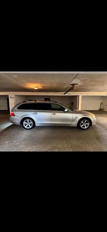 Silber Gebraucht 2007 BMW 520 Kombi | 2.200 € (Guter Preis) - Bild 1/4
