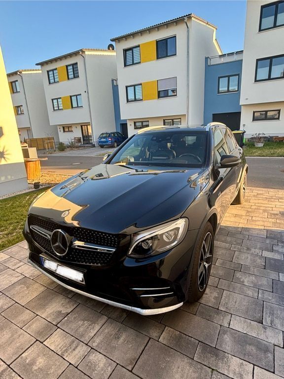 Schwarz Gebraucht 2017 Mercedes GLC43 AMG AMG SUV | 26.590 € (Guter Preis) - Bild 1/4
